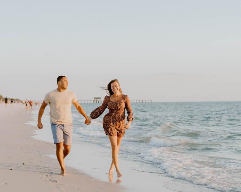 Jinny Singleton Beach Couple in Love (10)