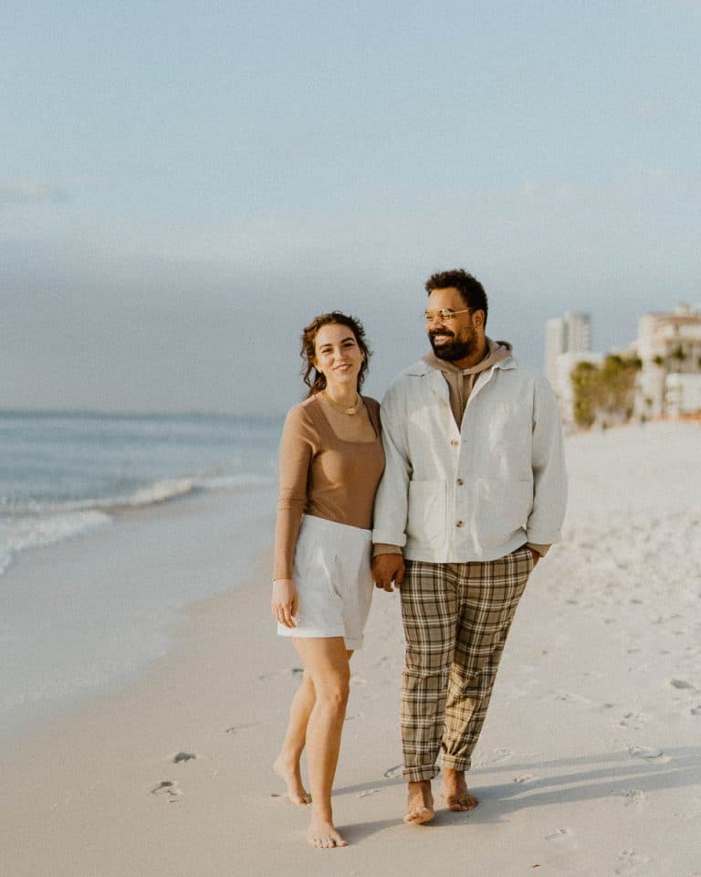 Jinny Singleton Beach Couple in Love 4